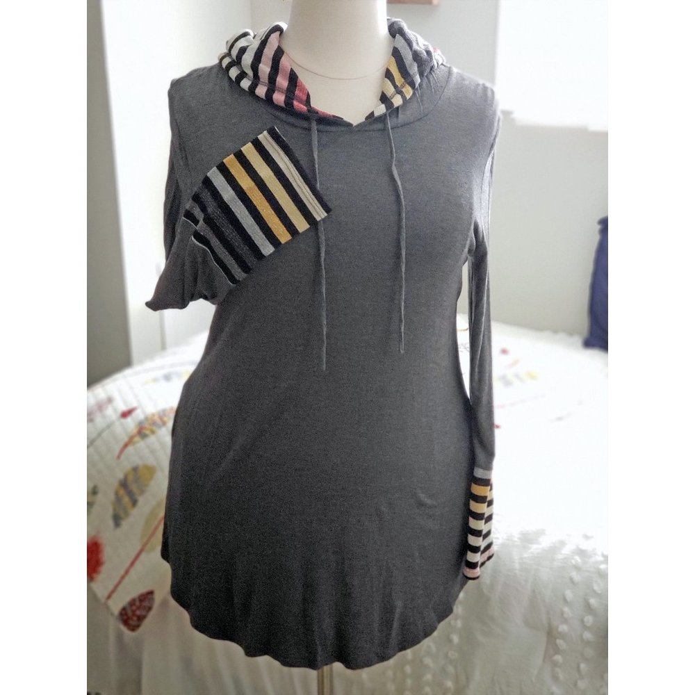 Vision USA | Stripe Contrast Hoodie